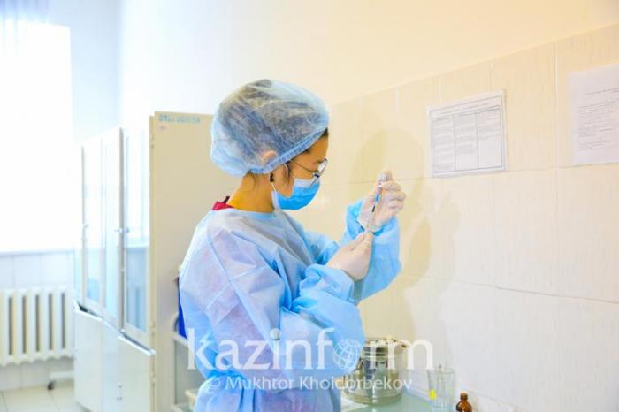 Усилить работу по вакцинации и ревакцинации от КВИ поручил аким Алматы