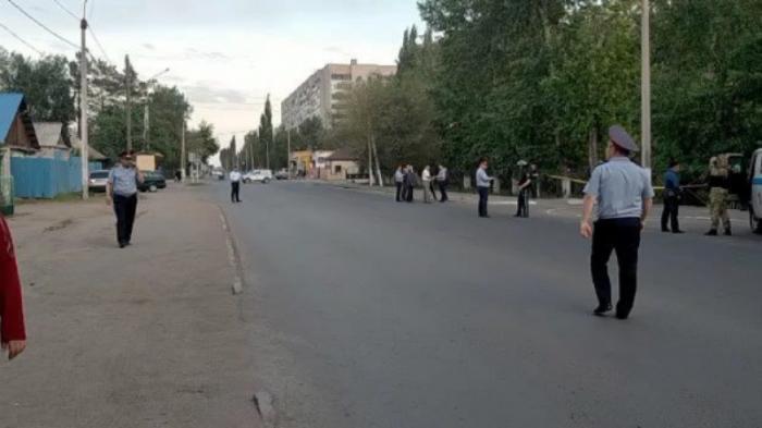 Полиция оцепила сразу несколько школ в Павлодаре и Павлодарской области
                18 мая 2022, 23:36