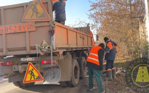 С железнодорожного тупика Караганды вывезли тонны мусора